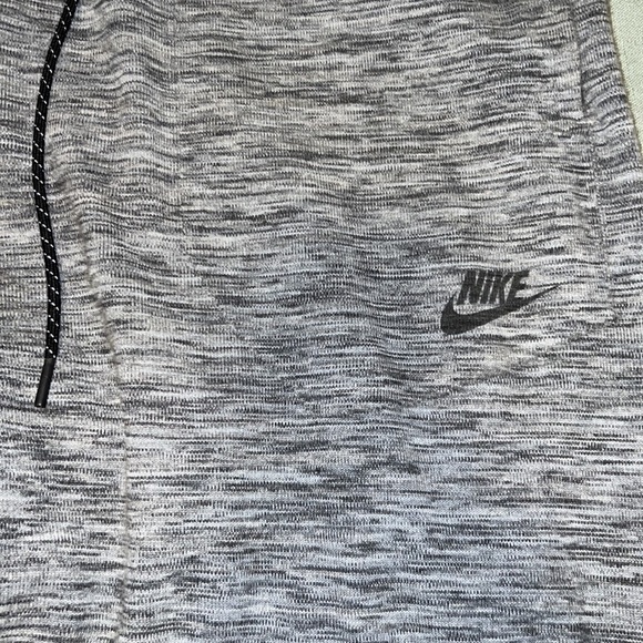Nike Joggers - Picture 2 of 7